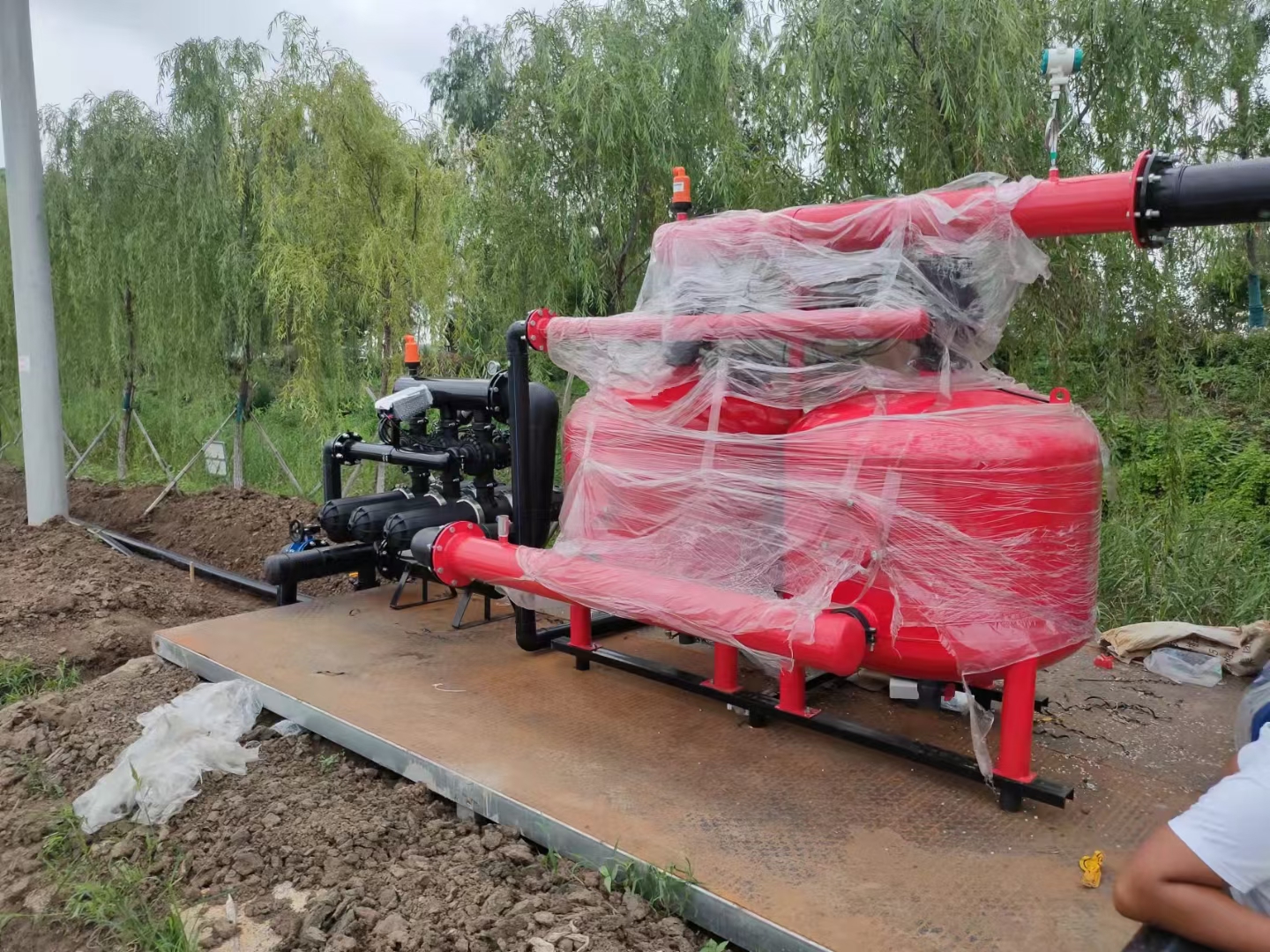 草莓園滴灌生活污水預(yù)處理砂石過(guò)濾器